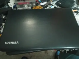 Toshiba Satellite 8GB RAM 1TB AMD A6 17'3 pulgadas