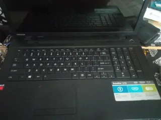 Toshiba Satellite 8GB RAM 1TB AMD A6 17'3 pulgadas