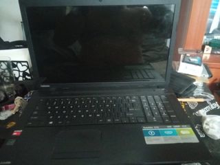 Toshiba Satellite 8GB RAM 1TB AMD A6 17'3 pulgadas