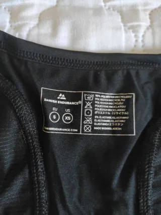 Camiseta sin mangas negra