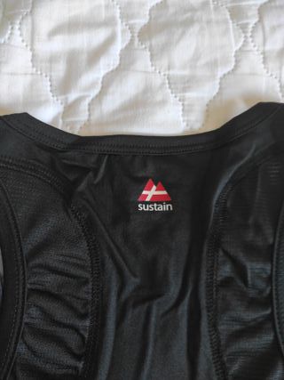 Camiseta sin mangas negra