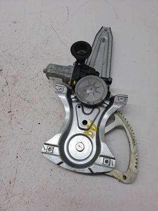 ELEVALUNAS TRASERO DERECHO TOYOTA YARIS (7)
