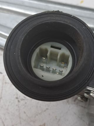 ELEVALUNAS TRASERO DERECHO TOYOTA YARIS (7)