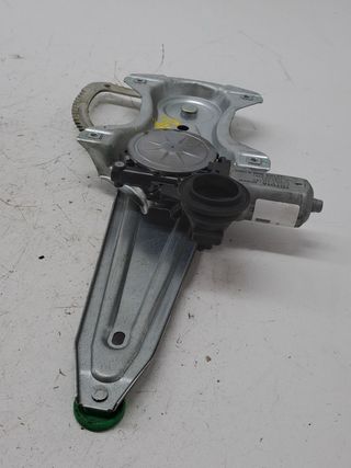 ELEVALUNAS TRASERO DERECHO TOYOTA YARIS (7)