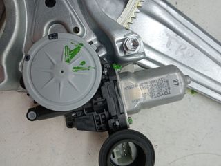 ELEVALUNAS TRASERO DERECHO TOYOTA AURIS (5)