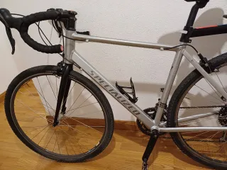 Bicicleta Gravel Triban. 