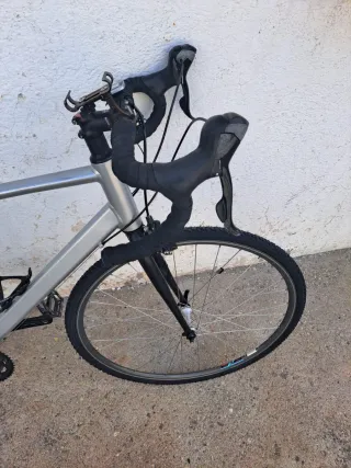 Bicicleta Gravel Triban. 