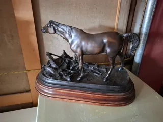 Bronce antiguo firmado