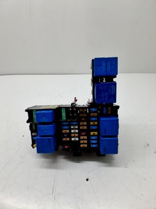 CAJA RELES / FUSIBLES RENAULT CAPTUR (2)