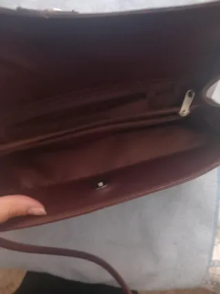 Bolso de piel marrón