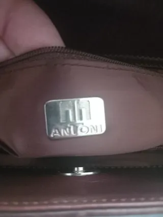 Bolso de piel marrón