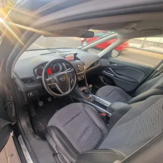 Opel Zafira 2014