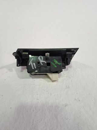 MANDO ELEVALUNAS TRASERO DERECHO TOYOTA AURIS