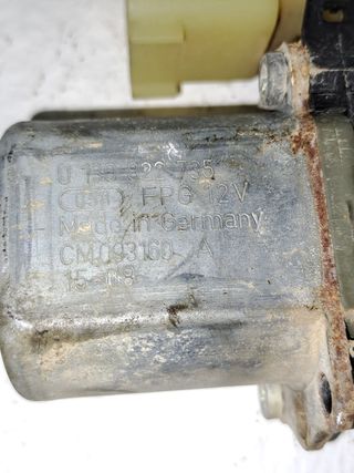 MOTOR ELEVALUNAS TRASERO DERECHO FORD KUGA (2)