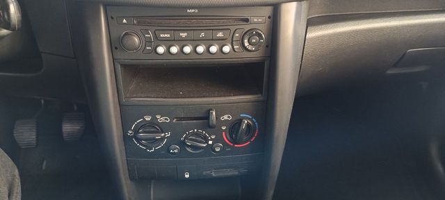 Peugeot 207 1400 VTI URBAN 