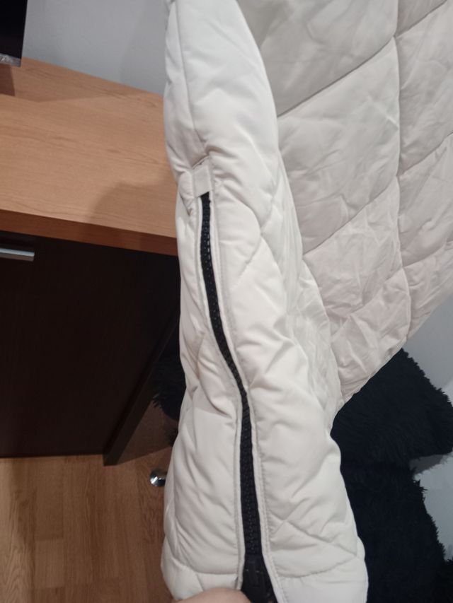 Chaleco acolchado largo beige mujer