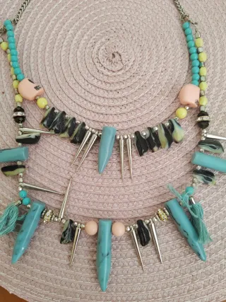 Collar Pull&Bear cadenas turquesa y rosa