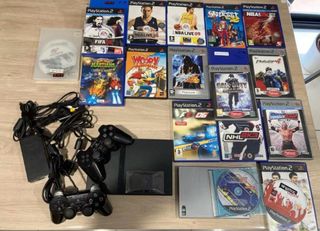 Pack Playstation 2 de Sony con juegos y mandos.