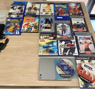 Pack Playstation 2 de Sony con juegos y mandos.