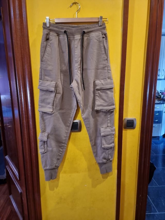 Pantalón cargo marrón