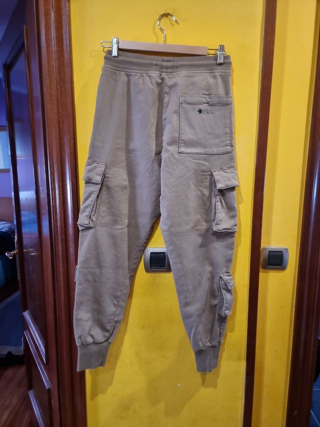 Pantalón cargo marrón