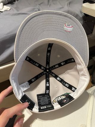 Gorra New Era Beige con Palmeras Talla 7 1/4