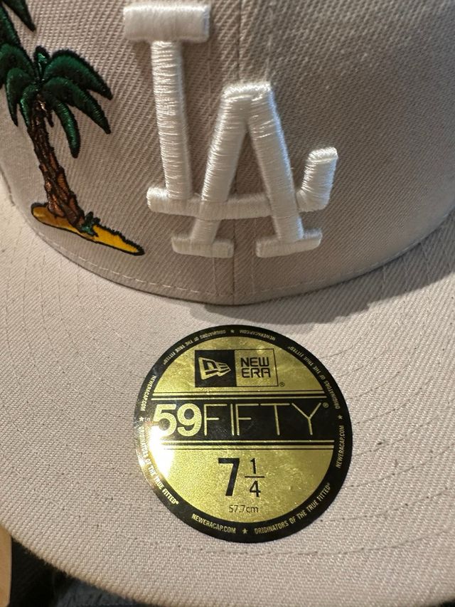 Gorra New Era Beige con Palmeras Talla 7 1/4