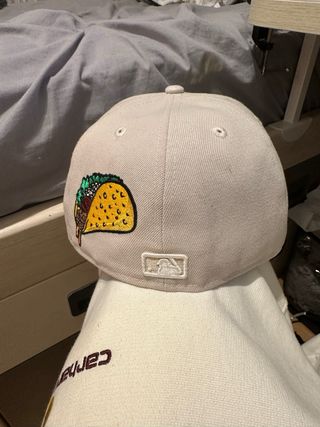 Gorra New Era Beige con Palmeras Talla 7 1/4