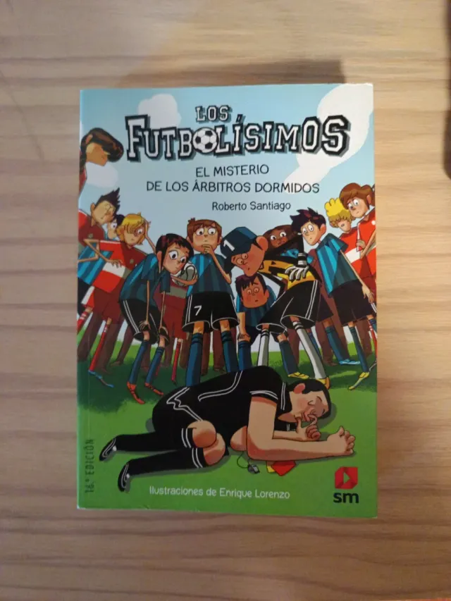 Los Futbolísimos 1: El misterio de los árbitros...