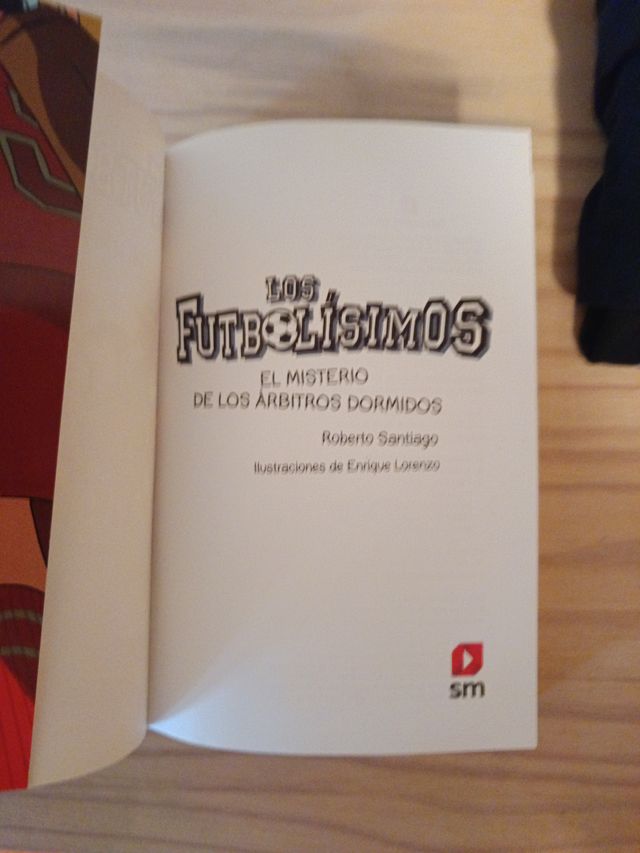 Los Futbolísimos 1: El misterio de los árbitros...