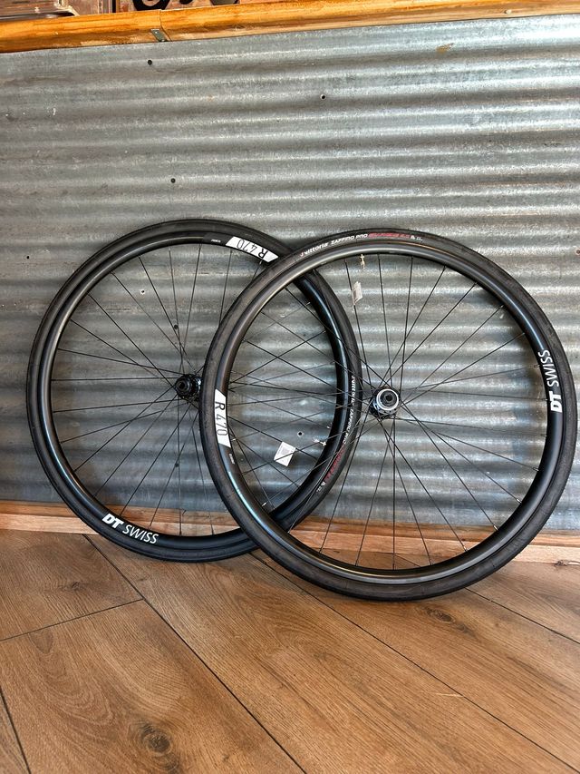 Juego Ruedas DT Swiss R470 Vittoria Zaffiro Pro
