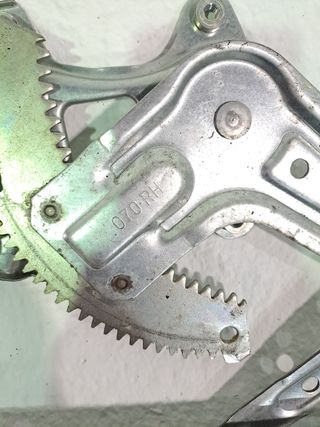 ELEVALUNAS TRASERO DERECHO MITSUBISHI ASX (2)