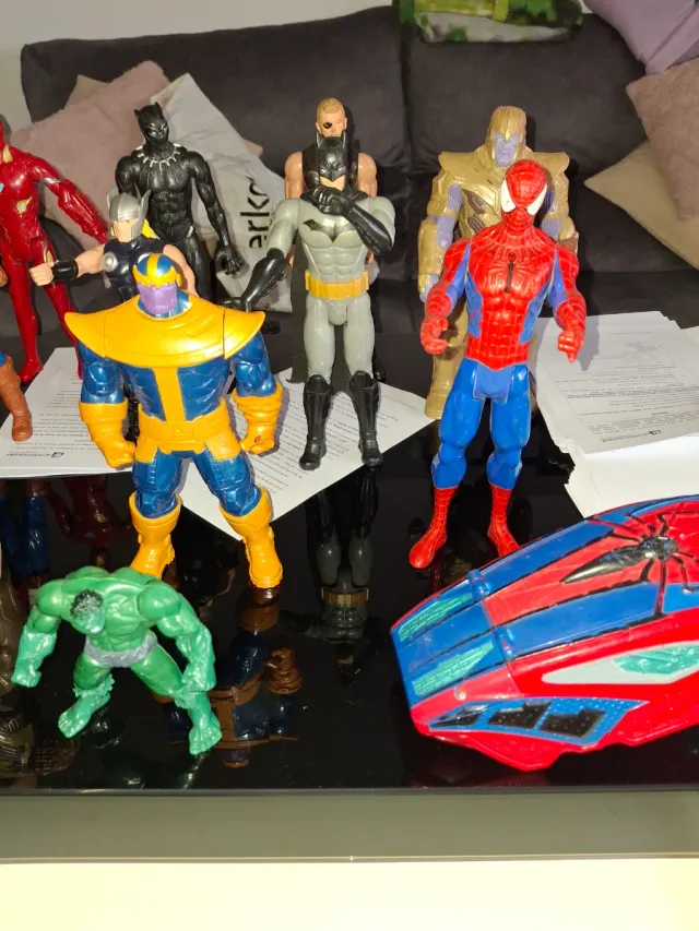 Conjunto Figuras Superhéroes Marvel y DC