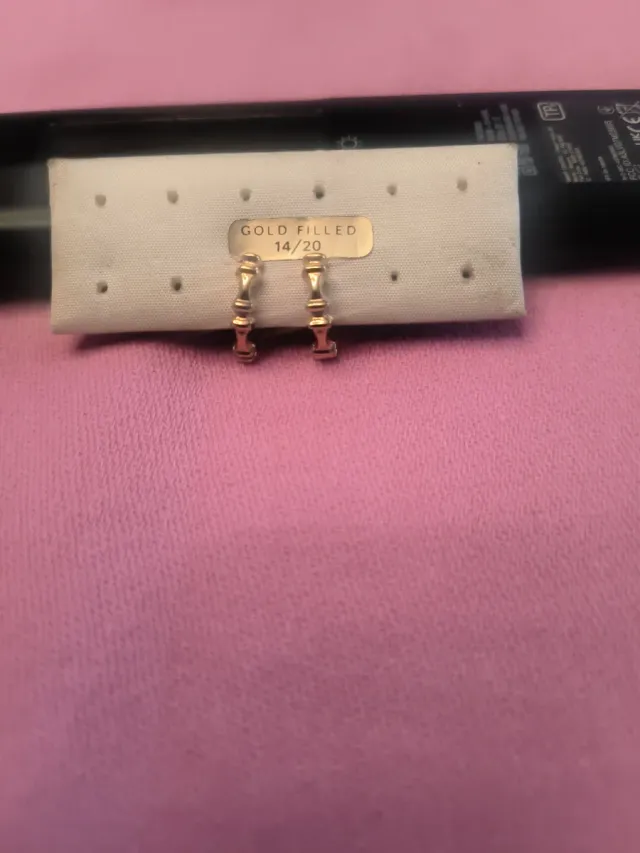 Pendientes chapados en oro