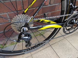 Bicicleta BH Quartz 105 Team