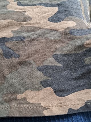Camiseta corta  camuflaje marrón y verde