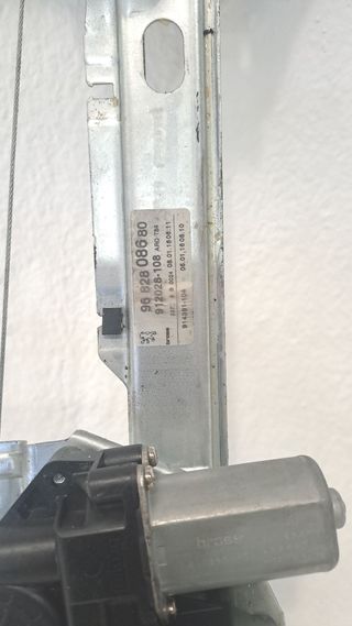 ELEVALUNAS TRASERO DERECHO PEUGEOT 3008 (3)