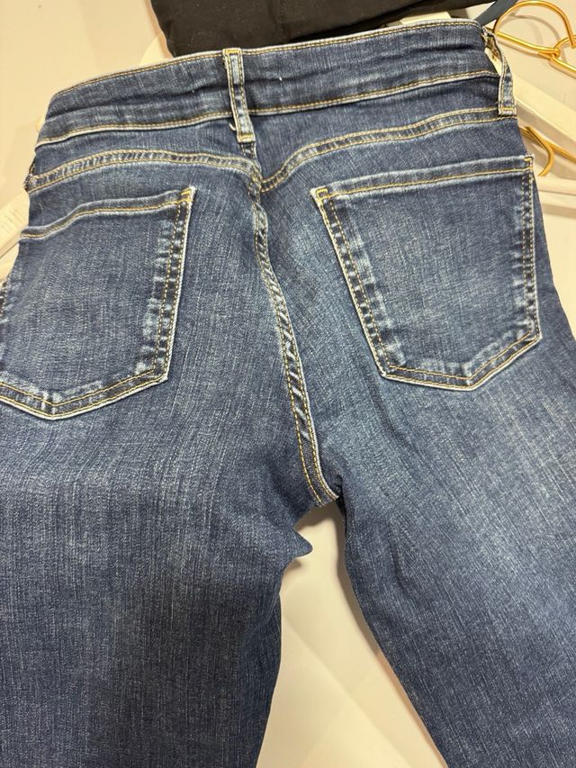 Vaqueros Zara acampanados, equivale a una 36 diria