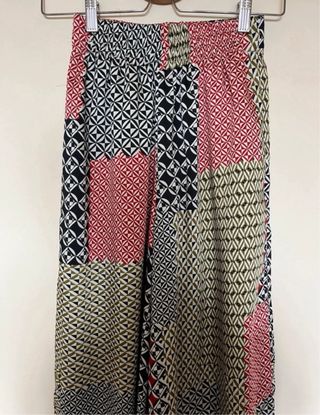 Pantalón estampado patchwork