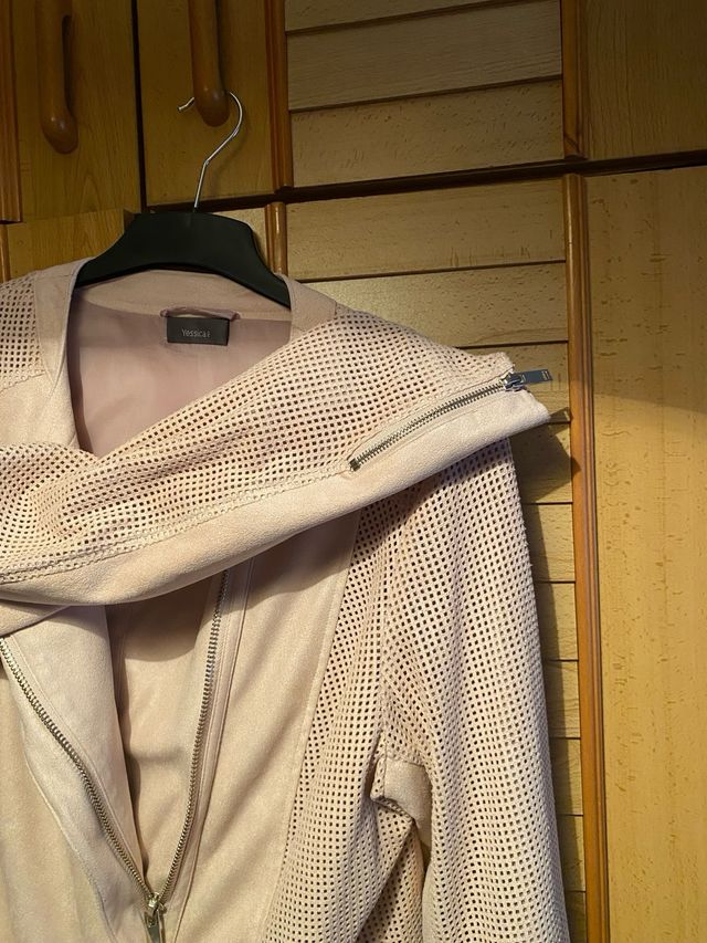 Cazadora antelina rosa