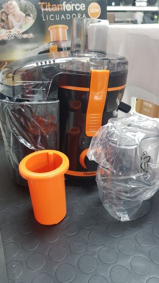 Licuadora Titanforce 350W Nueva