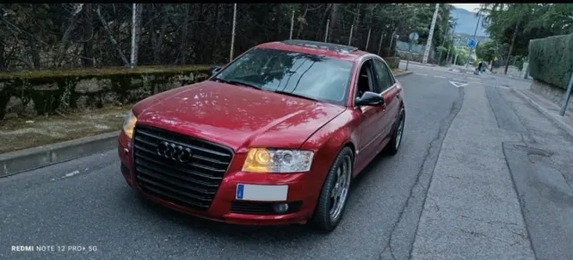 Audi A8 v8 quattro largo