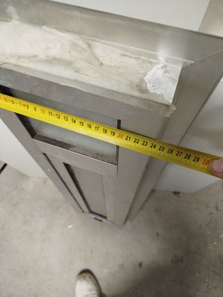 Ventana de aluminio con manilla