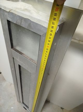 Ventana de aluminio con manilla