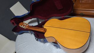 Guitarra de cipres Raimundo 1992 con estuche 