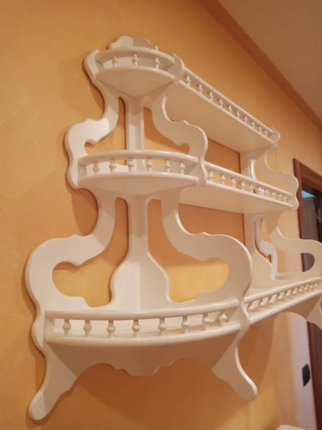 Estantería blanca de madera