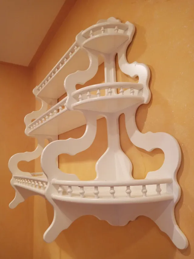 Estantería blanca de madera