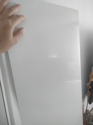 Encimera Silestone.
Mide 40 de ancho y 1'60 largo.