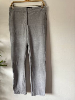 Pantalon gris claro de Zara. Talla L. Nuevo.