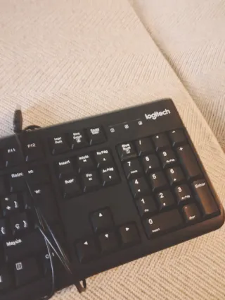 Teclado Logitech USB Negro